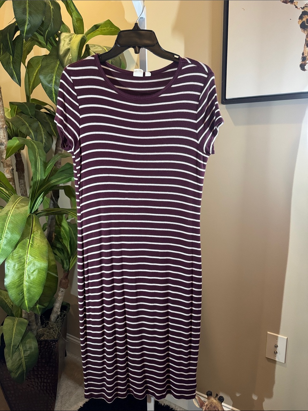 Striped Short-Sleeve Midi Dress in Plum and White GAP Brand size M